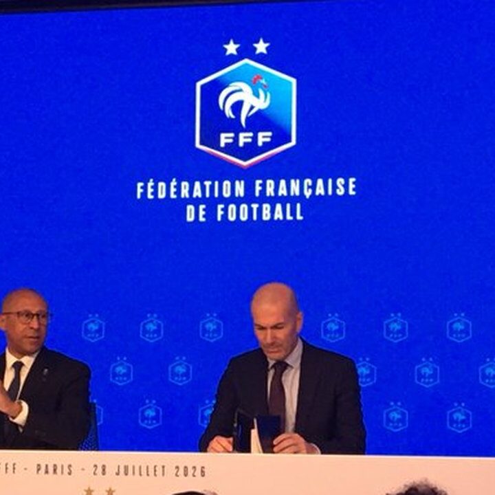 Zinedine Zidane Resmi Latih Timnas Prancis Hingga 2030